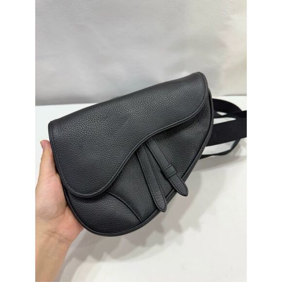 Dior Women Pre-Loved Bag Very Good Condition - Picture 2 of 9